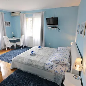 apartments-rooms-andrea.hotelinzadar.com/