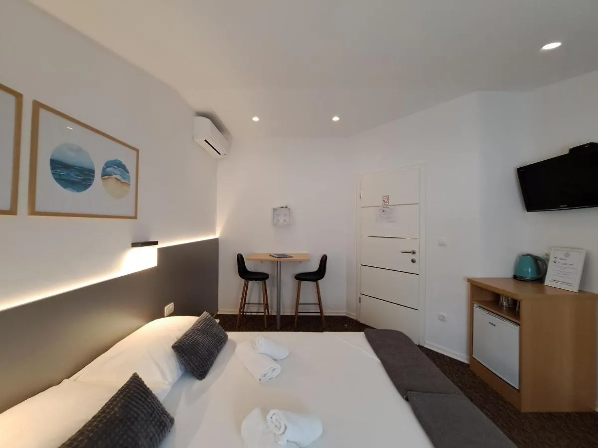 Couette-café Rooms Zvonimir Stobreč