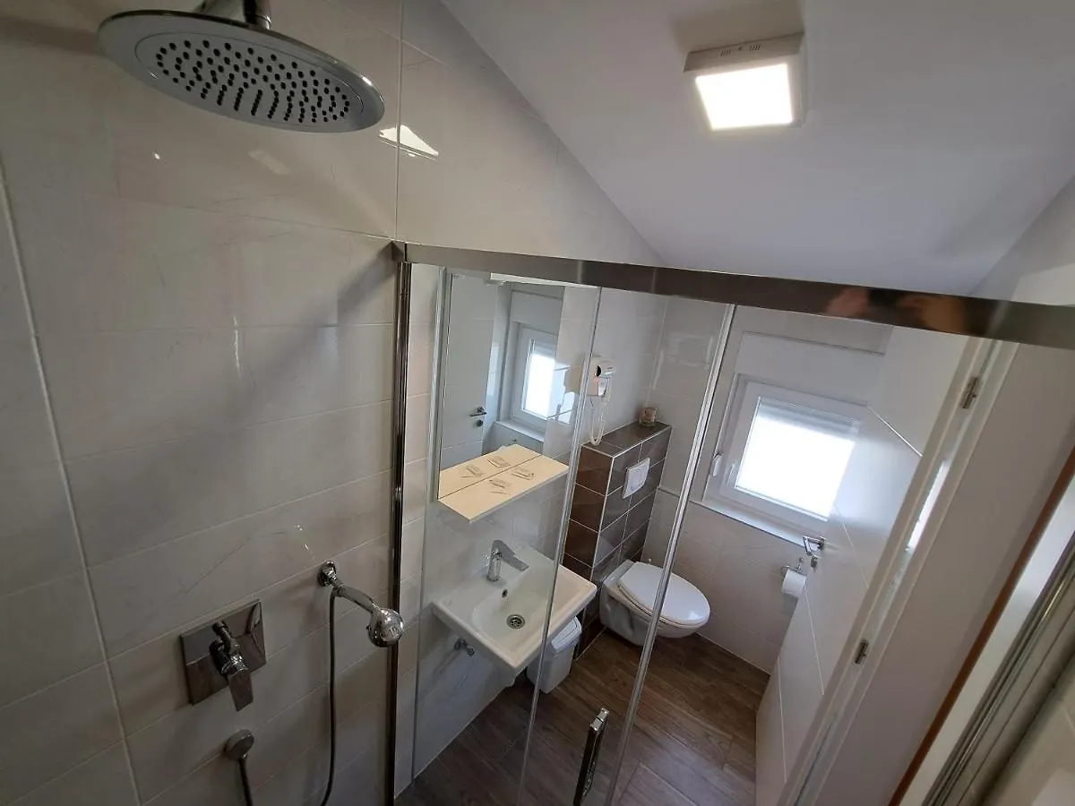 Rooms Zvonimir Stobreč